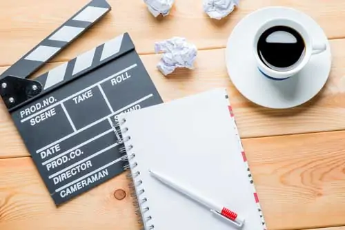 Drehbuchautor werden | Fernstudium - Kaffee, Filmklappe und Notizblock